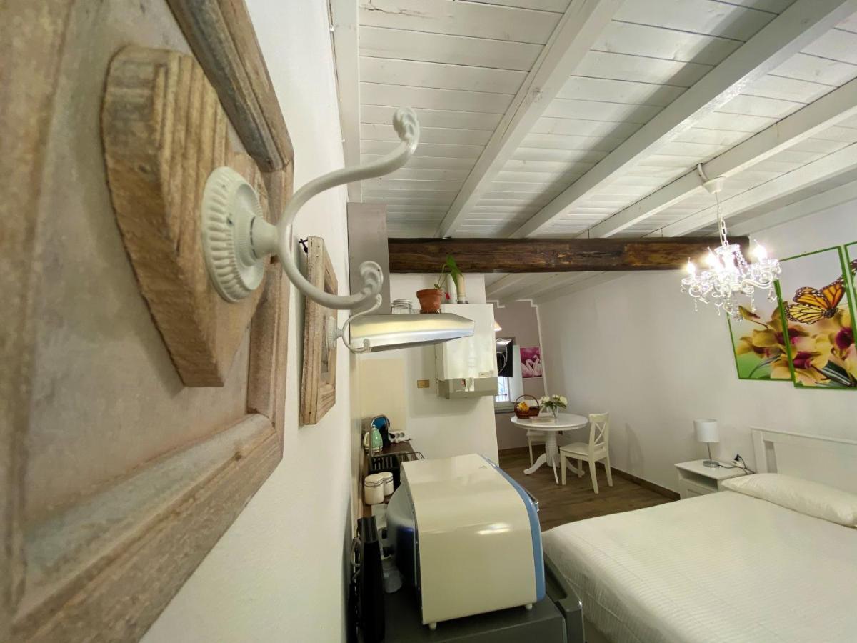 Nicolaus Appartement Sesto Calende Buitenkant foto