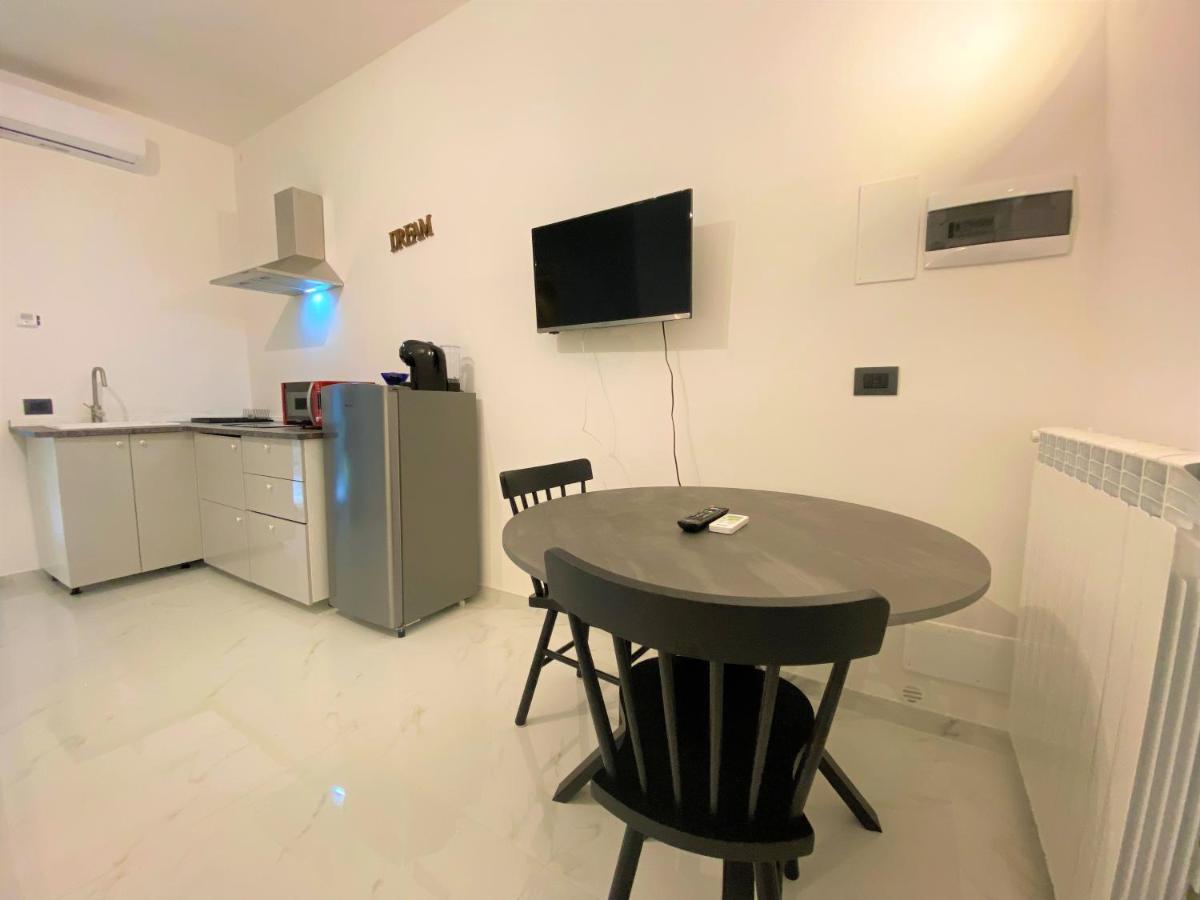 Nicolaus Appartement Sesto Calende Buitenkant foto