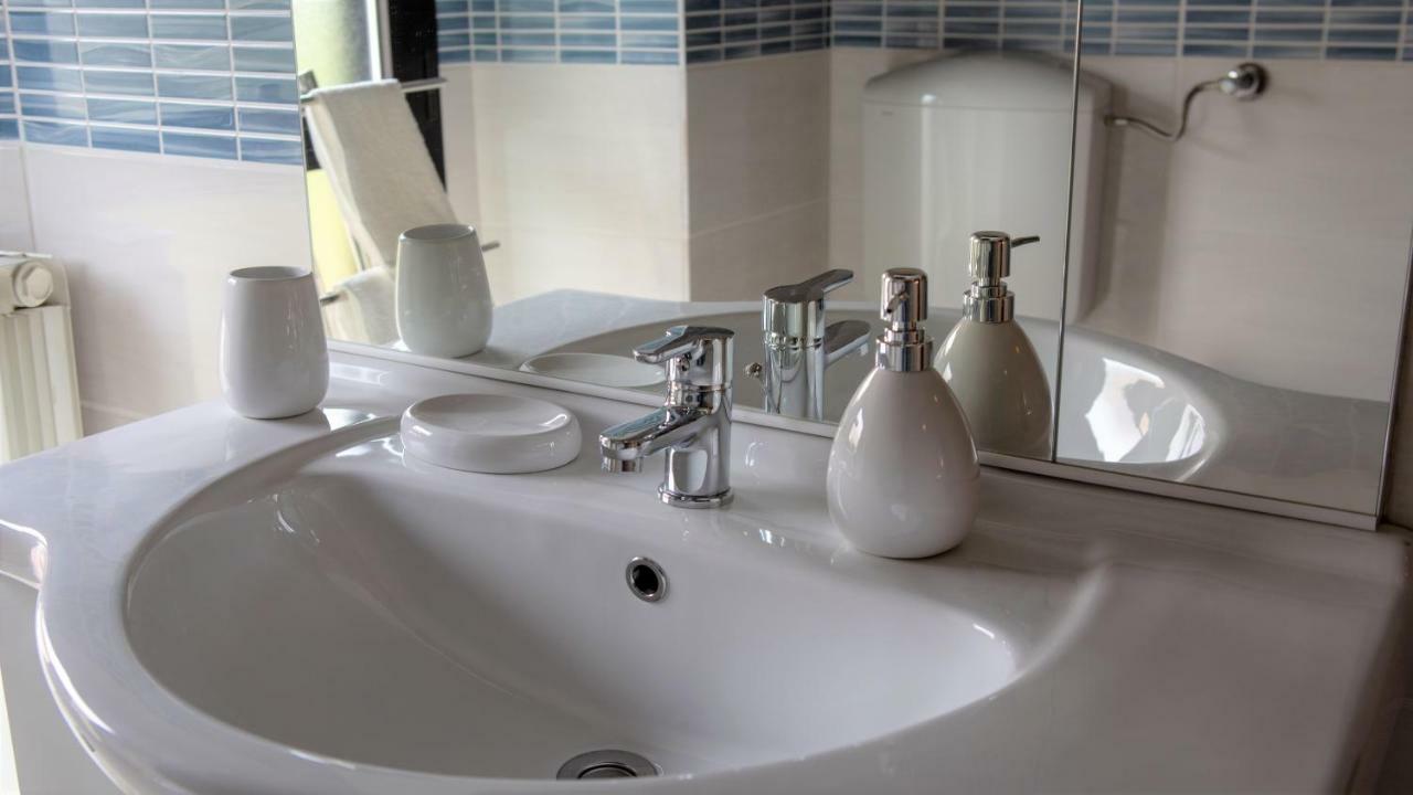 Nicolaus Appartement Sesto Calende Buitenkant foto