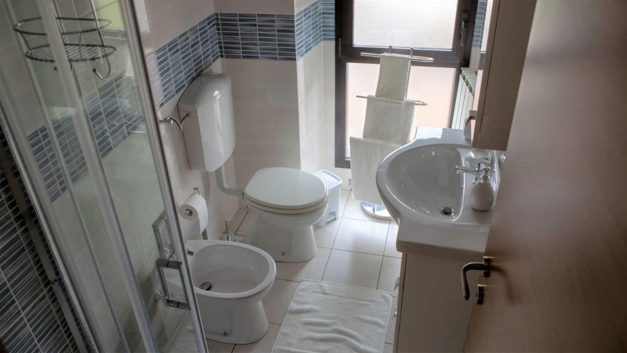 Nicolaus Appartement Sesto Calende Buitenkant foto