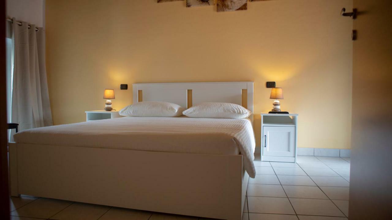 Nicolaus Appartement Sesto Calende Buitenkant foto